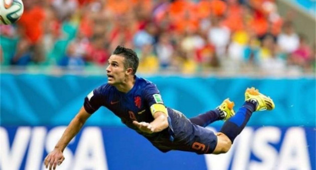 Παγκόσμιο Κύπελλο ποδοσφαίρου 2014: Ο παππούς του Φαν Πέρσι μιμείται τον εγγονό του (pic)