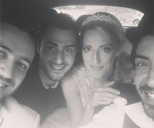 Ποιος γνωστός τραγουδιστής έγινε κουμπάρος και νονός;