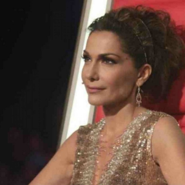 Αυτό θα πει... «έχω κοιλιακούς»: Δείτε τη Δέσποινα Βανδή με αθλητικό μπουστάκι