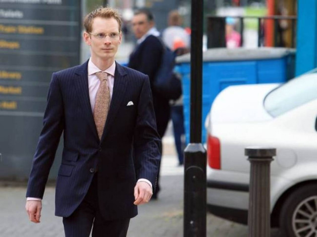 Σοκ: Βρήκε το δάσκαλο της κόρης της κάτω από το... κρεβάτι της! (pics)