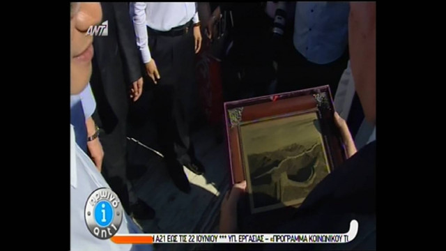 Το... πρωτότυπο δώρο του Κινέζου Πρωθυπουργού στο Σαμαρά! (vid)