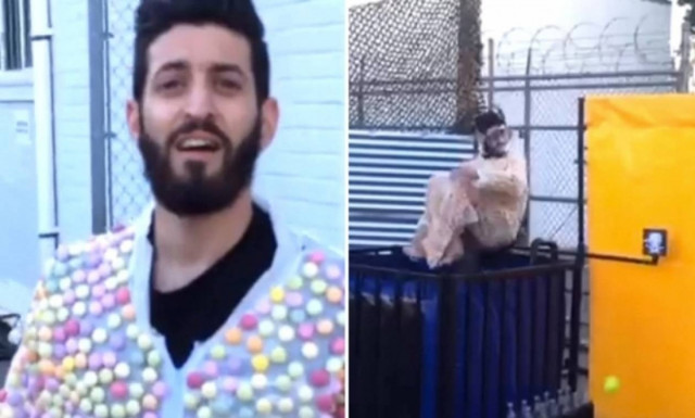 Ντύθηκε… Mentos και βούτηξε σε Coca Cola! (video)