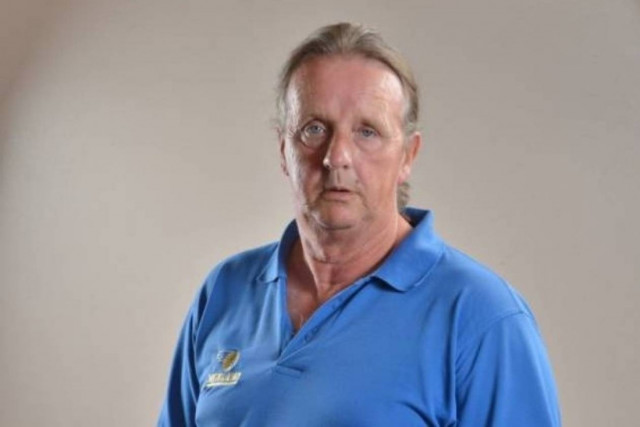 Λονδίνο: Κουβαλά μια τεράστια κήλη στην κοιλιά του! (photos)