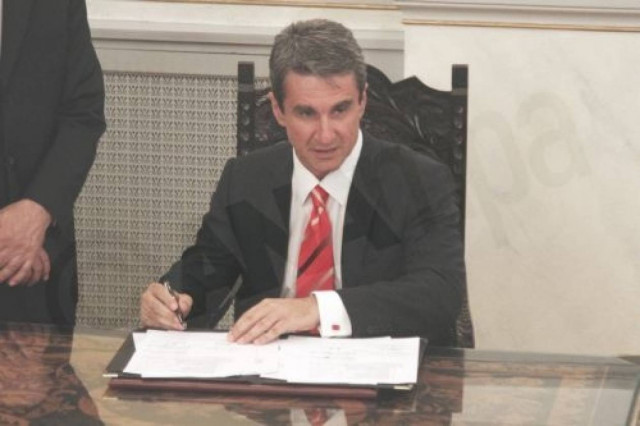 Λοβέρδος: «Δεν χτυπάω ανθρώπους στο ψαχνό»