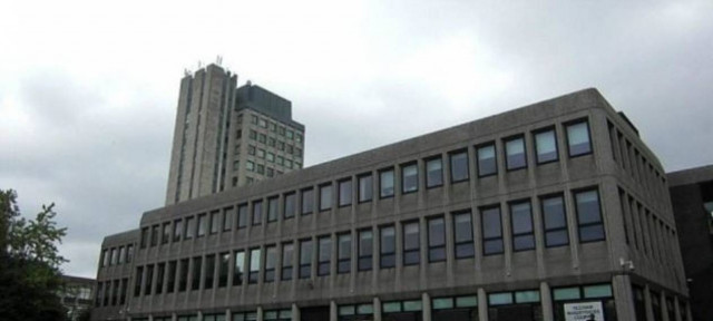 Βρετανία: Πλάκωσε επτά καθηγητές για μία τσίχλα!