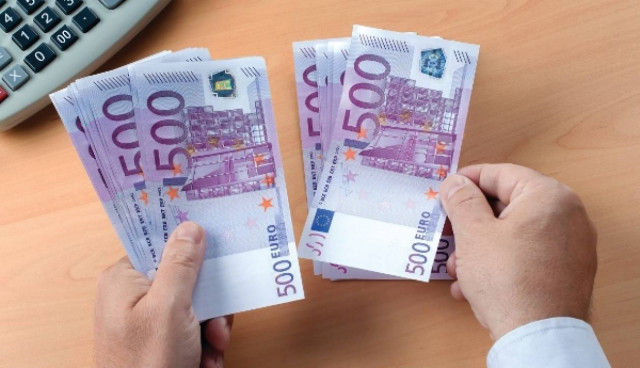 Δείτε πότε σχεδιάζουν τη μείωση του φόρου στις επιχειρήσεις