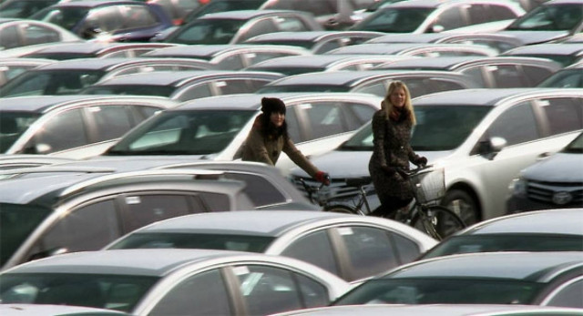 Έχετε ξαναδεί αόρατο κράνος; Κι όμως υπάρχει (video)