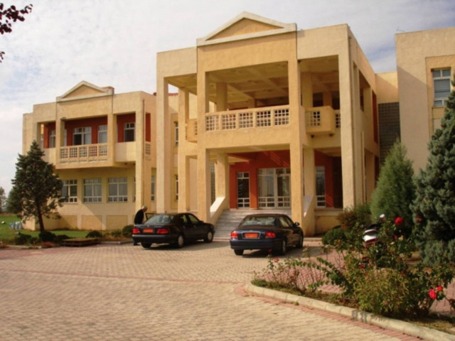 Ο Αθ. Καραμπίνης, πρύτανης του Δημοκριτείου Πανεπιστημίου Θράκης