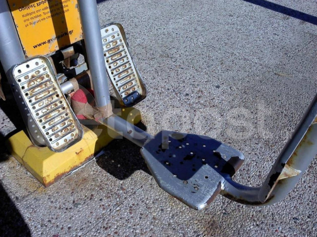 Σκουριά και εγκατάλειψη στο γυμναστήριο του Καράβολα