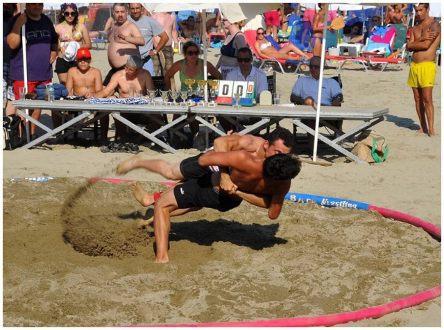Η ελληνική ομάδα για το παγκόσμιο πρωτάθλημα beach wrestling της Κατερίνης