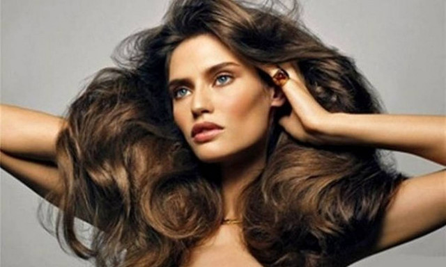 Θέλεις όγκο στα μαλλιά; Το γιαούρτι είναι το μυστικό!