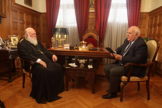 O Ιερώνυμος μιλά στον Παπαδάκη για Χρυσή Αυγή, τζαμί, Τρόϊκα