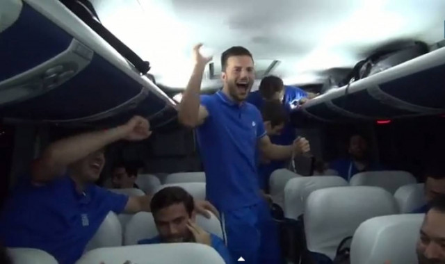 Μουντιάλ 2014: Οι ξέφρενοι πανηγυρισμοί των διεθνών στο πούλμαν (vid)