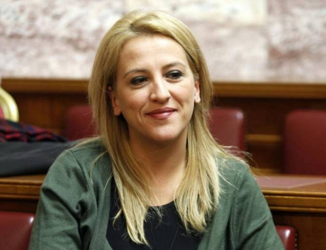 Δούρου: «Το νέο σχέδιο νόμου χρησιμοποιεί τις Περιφέρειες ως φύλλο συκής»