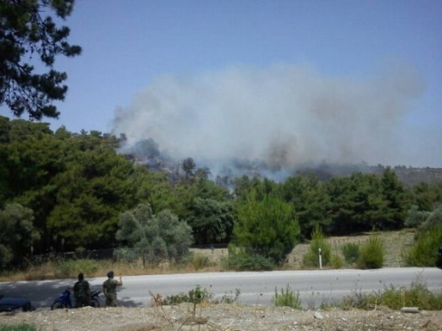 Τέθηκε υπό έλεγχο η φωτιά στην Ρόδο