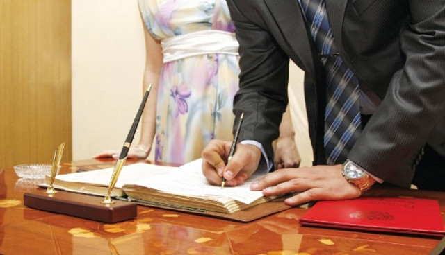 Θεσσαλονίκη: 8 στους 10 γάμους είναι πολιτικοί λόγω κρίσης-30 ευρώ το κόστος ανά ζευγάρι