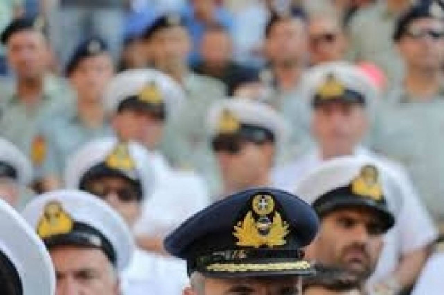 Πώς θα πάρουν οι ένστολοι μισθούς και αναδρομικά