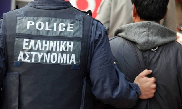 Ηγουμενίτσα: Νταλίκα με ανταλακτικά «έκρυβε» 25 μετανάστες