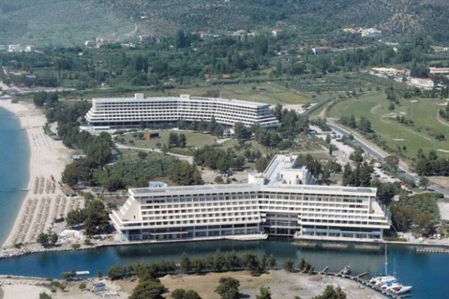 Χαλκιδική: Πωλείται το Πόρτο Καρράς