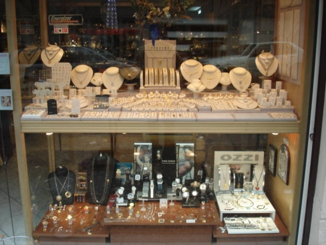 Λαμία: Έπιασαν τη σπείρα που είχε ρημάξει τα κοσμηματοπωλεία