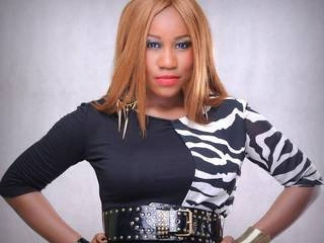 Μπόκο Χαράμ: Τραγουδίστρια προσφέρει την παρθενιά της για να απελευθερωθούν οι μαθήτριες