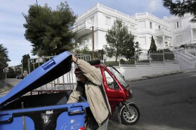 Θεσσαλονίκη: Μήνυση Μπουτάρη κατά παντός υπευθύνου για την πειρατεία των μπλε κάδων