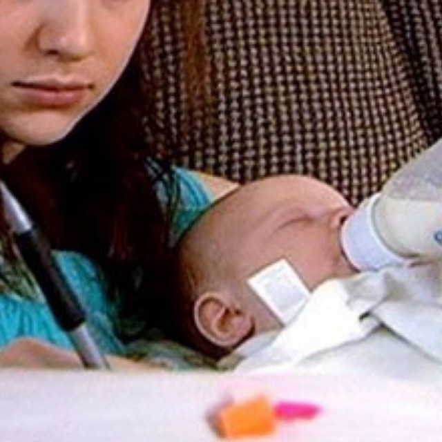 Πώς είναι να μεγαλώνεις παιδί σε μια κοινωνία που σε θεωρεί «αποτυχημένη»;