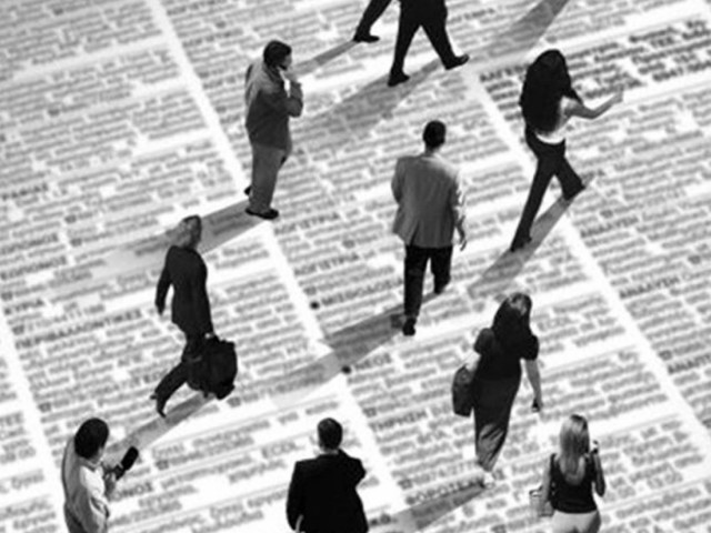 Έταζαν δουλειές και «έγδυναν» τα θύματά τους