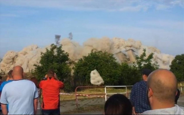 Απίστευτο βίντεο: Παραλίγο νεκρός σε κατεδάφιση!