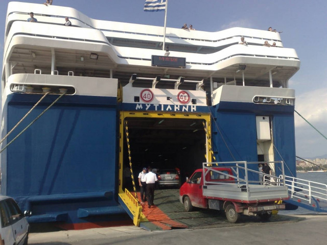 Επιστρέφει στον Πειραιά το «Μυτιλήνη» λόγω μηχανικής βλάβης