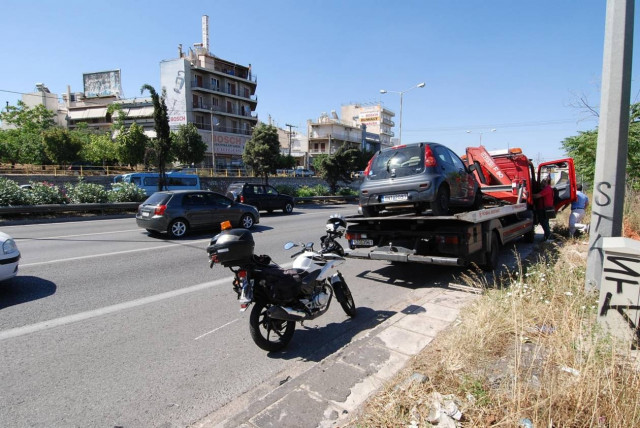 Αυξημένη κίνηση στην ΕΟ Αθηνών-Λαμία λόγω τροχαίου (pic-vid)