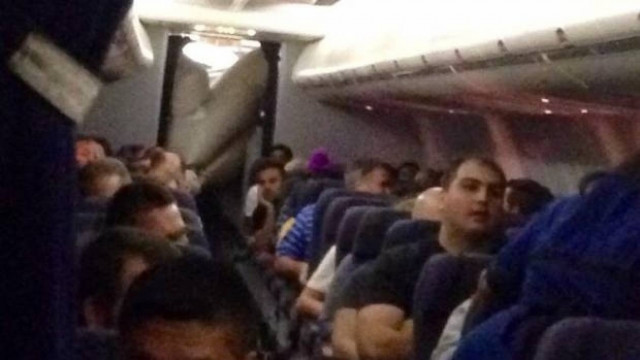 Αναγκαστική προσγείωση αεροσκάφους λόγω... (βίντεο)