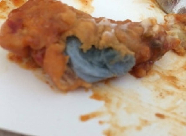 Το κοτόπουλο από το φαστ-φουντ απεδείχθη... παναρισμένη πετσέτα!