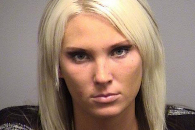 Νταντά άφησε τα παιδιά στο αυτοκίνητο και πήγε για... σολάριουμ