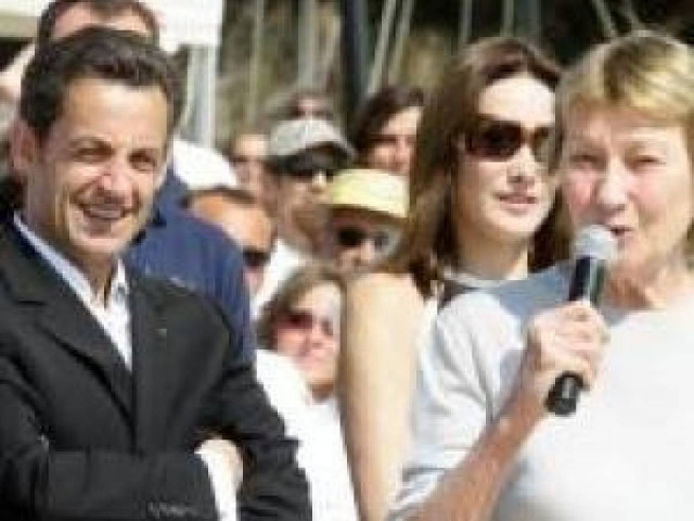 Εξοργισμένη, η... πεθερά του Νικολά Σαρκοζί !