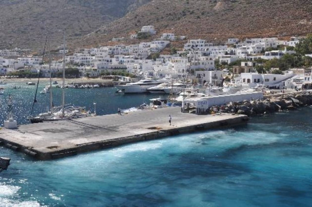 Σίφνος: Νεαροί τραυματίστηκαν πέφτοντας με τη μηχανή τους πάνω σε τοίχο