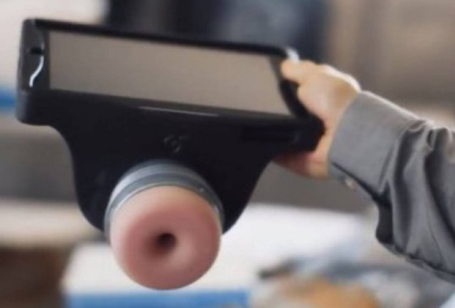 Όχι πια στα σεξουαλικά βοηθήματα. Πάρτε ένα.. tablet! (βίντεο)