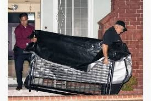 Σοκ: Κλείδωναν το αυτιστικό παιδί τους σε κλουβί! (βίντεο)