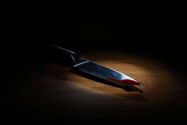 Μαχαίρωσε μέχρι θανάτου τη δασκάλα της κόρης της μέσα στην τάξη