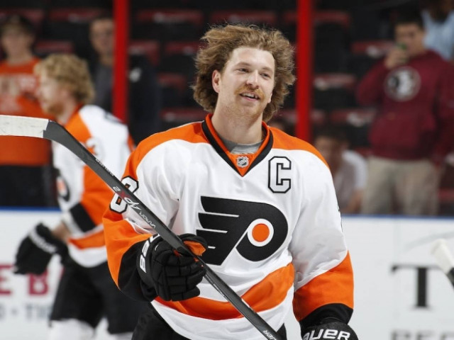 Αθλητής έπιασε τα... οπίσθια αστυνομικού!