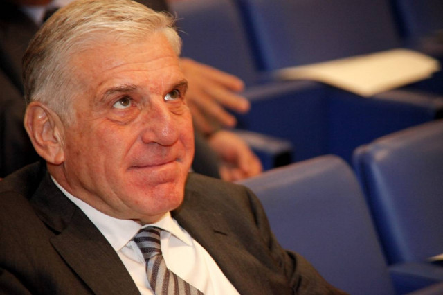 Ταξιδάκια και διαλέξεις στο εξωτερικό ο Γιάννος