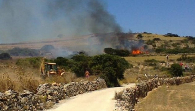Υπό έλεγχο η φωτιά στη Σχοινούσα