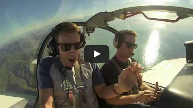 Πιλότος πήρε τον υψοφοβικό φίλο του για μια βόλτα με μικρό αεροπλάνο (Video)
