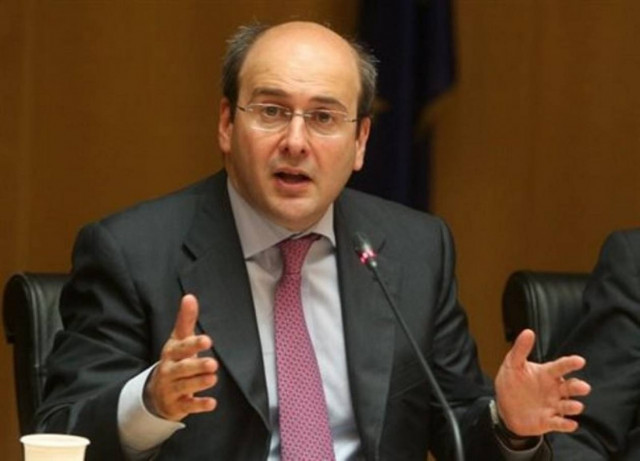 Χατζηδάκης: Η τιμή στο γάλα δεν πέφτει λόγω της ρύθμισης που υιοθετήθηκε