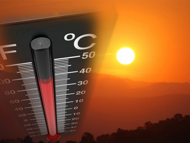 Σε κλοιό καύσωνα η χώρα