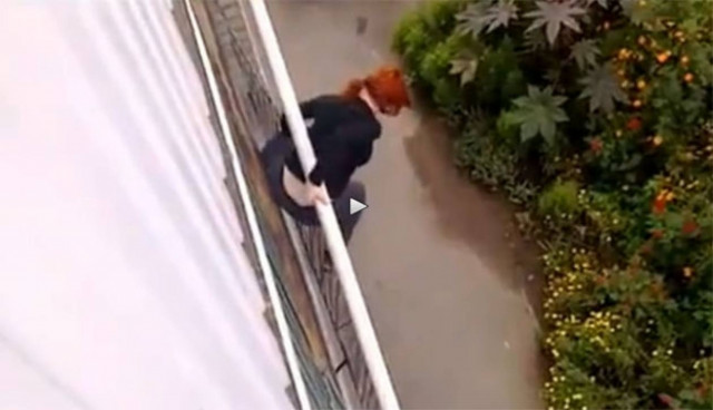 Δύσκολη η ζωή της παράνομης ερωμένης… (Video)