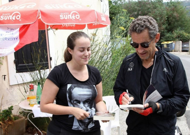 Πώς ξεχνά τον πόνο του ο Σαρκοζί για τα σκάνδαλα που τον βαραίνουν(pics)