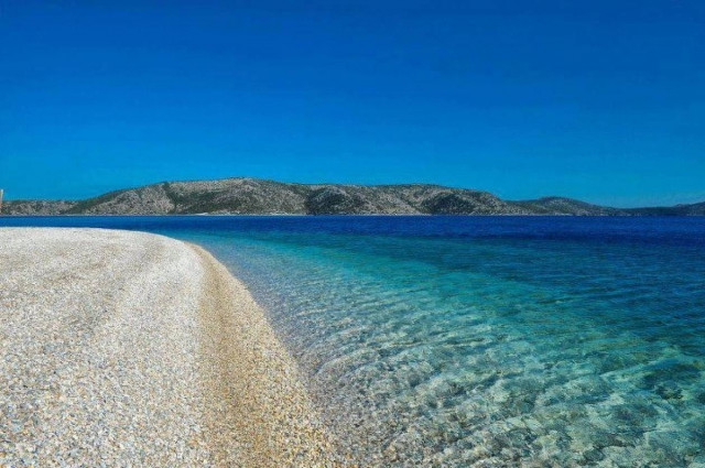 Η παραλία της Αλοννήσου που θυμίζει Καραϊβική