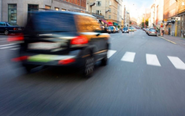 Το κόλπο με τις πινακίδες - Δείτε τι κάνουν στα τζιπ για να γλυτώνουν φόρους