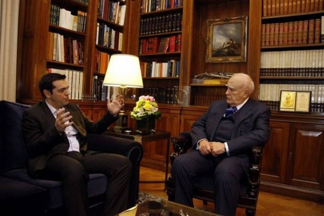 Συνάντηση με τον Παπούλια θα ζητήσει ο Τσίπρας